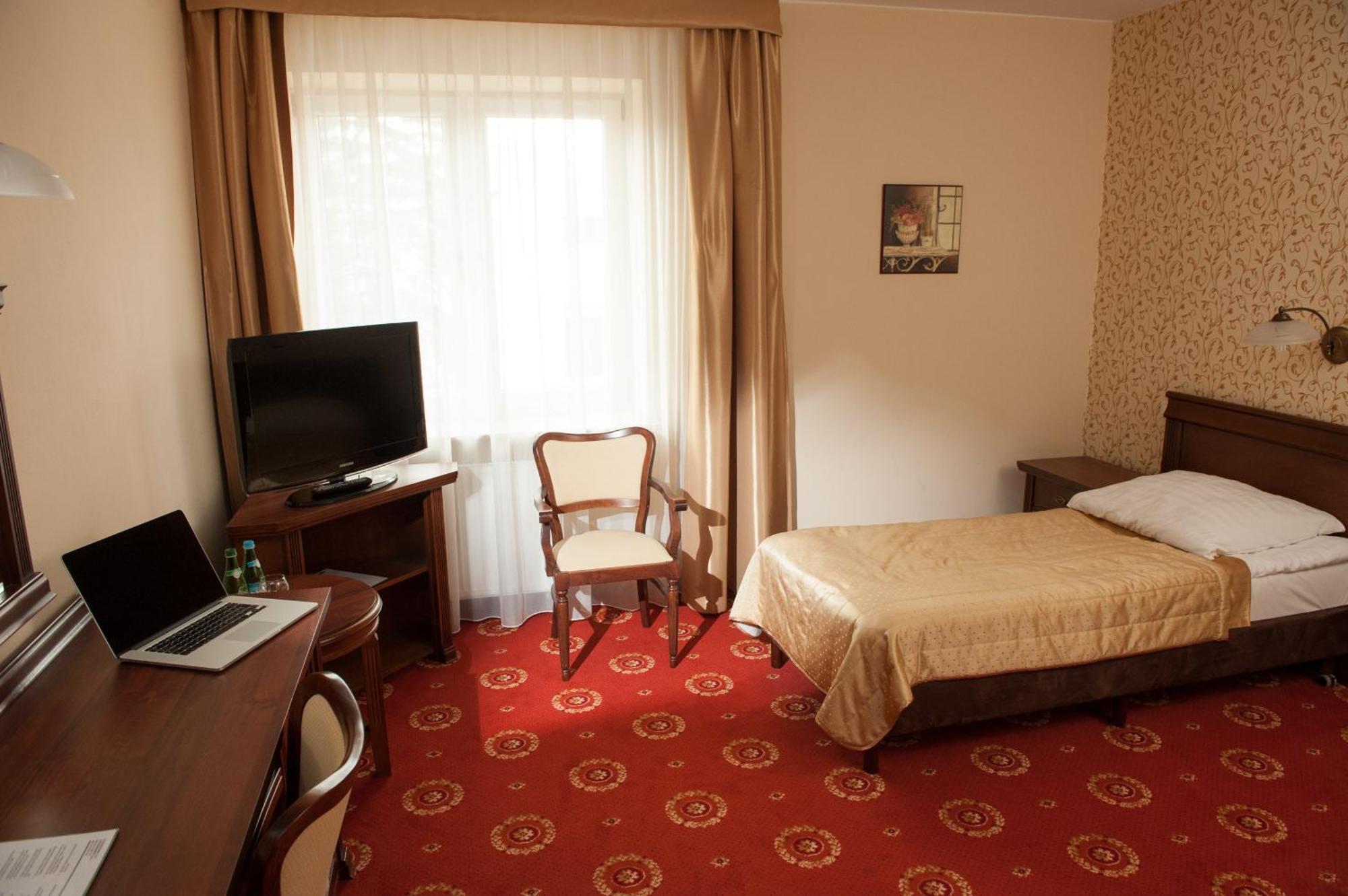 Hotel Arkadia Royal ワルシャワ エクステリア 写真